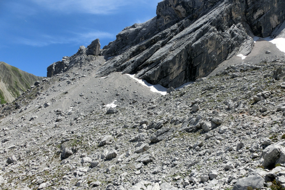 Alpen_Wettersteingebirge_Geröllfeld_Knorrhütte.jpeg