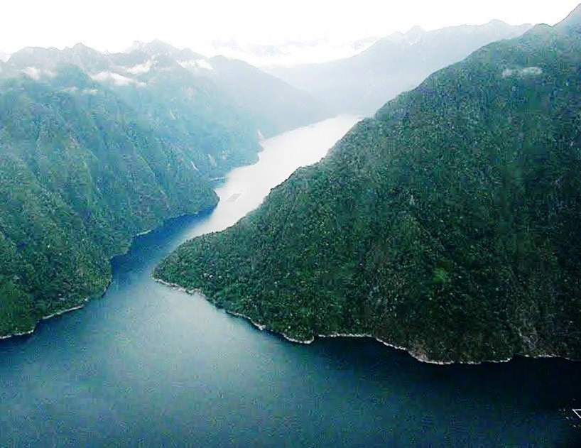 Vista_aerea_fiordo_Quintupeu.jpg