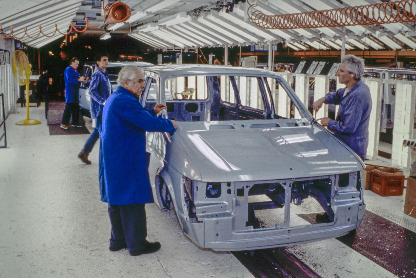 Windsor_Car_Assembly_Plant_about_1990(1).jpeg