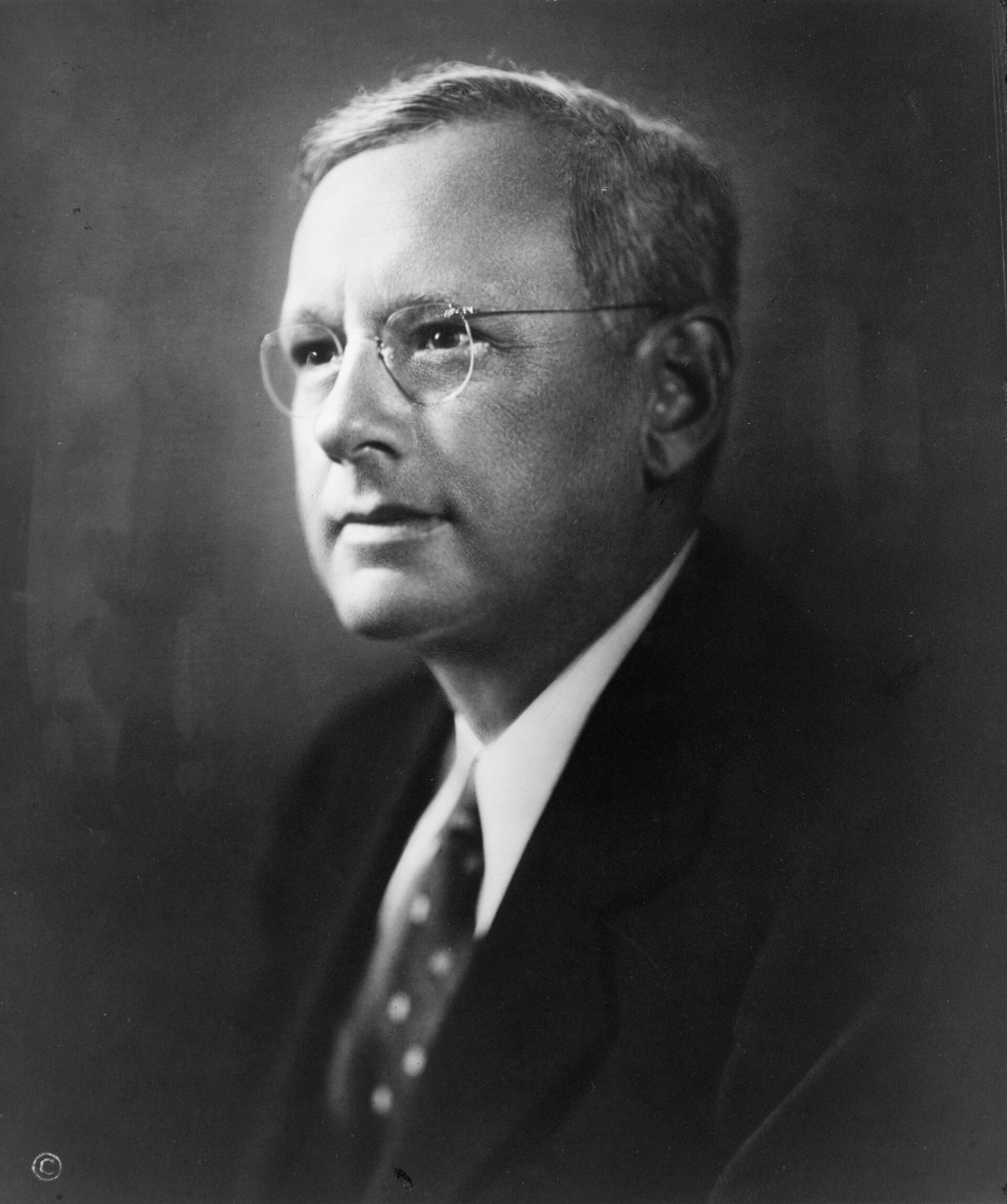 Retrato fotográfico de Alf Landon, candidato republicano a la presidencia de Estados Unidos en 1936